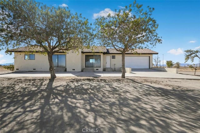 view of front of house featuring a garage