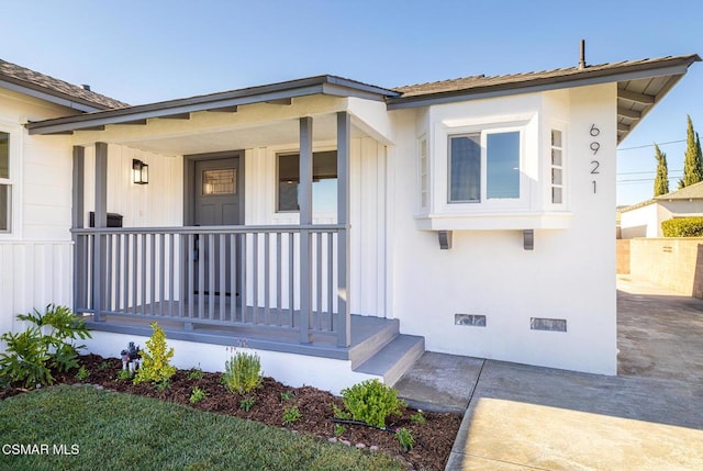 view of front of property with covered porch