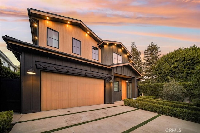 view of front facade with a garage