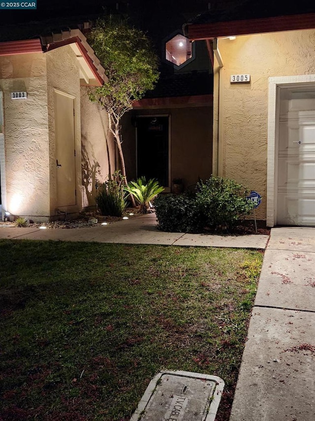 view of yard featuring a garage