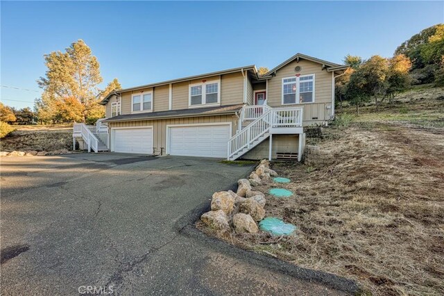 view of front of property featuring a garage