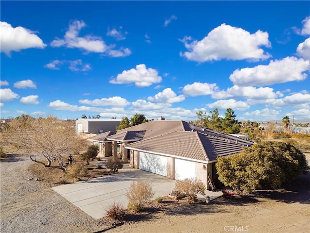 view of front of house featuring a garage