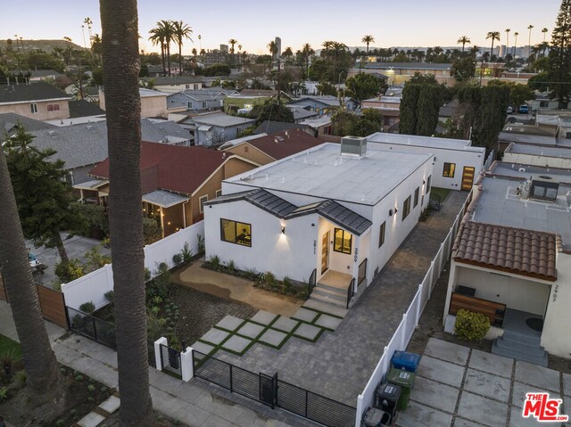 view of aerial view at dusk