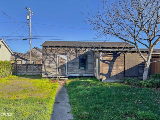 exterior space featuring a yard