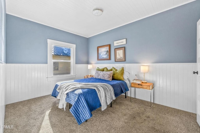 bedroom with carpet flooring