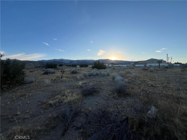 Listing photo 3 for 9610 Mescalero Rd, Phelan CA 92371