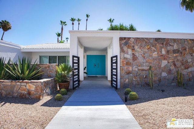 view of property entrance