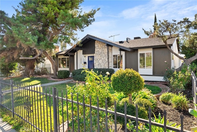 view of front of house with a front yard