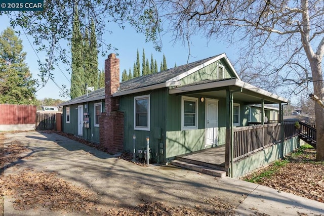 view of front of house with covered porch