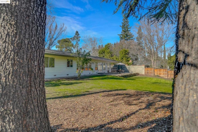 view of yard with a patio area