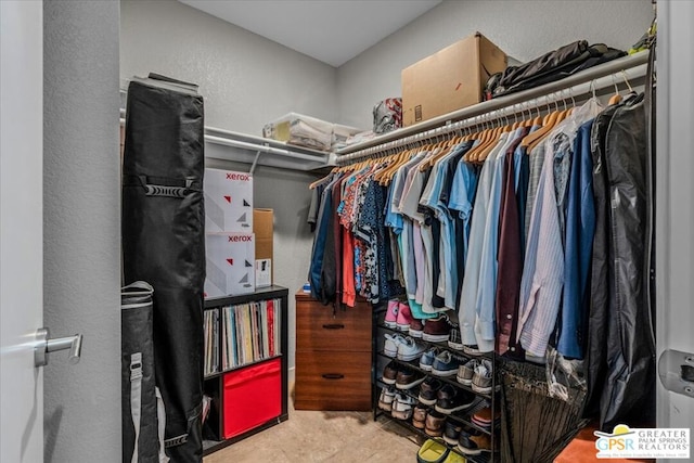 view of spacious closet