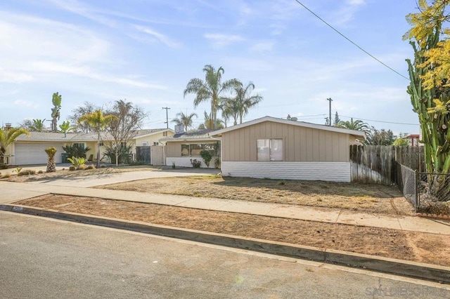 view of front of property