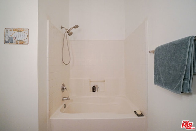 bathroom featuring shower / tub combination