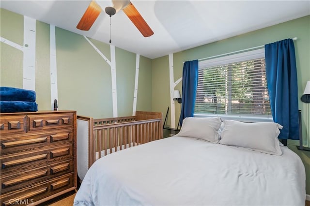 bedroom with ceiling fan