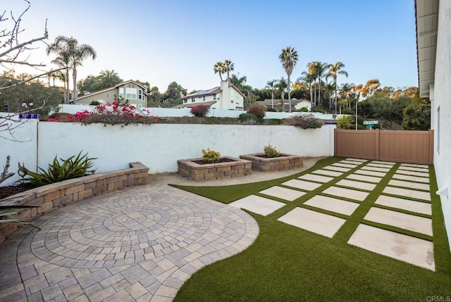 view of yard with a patio