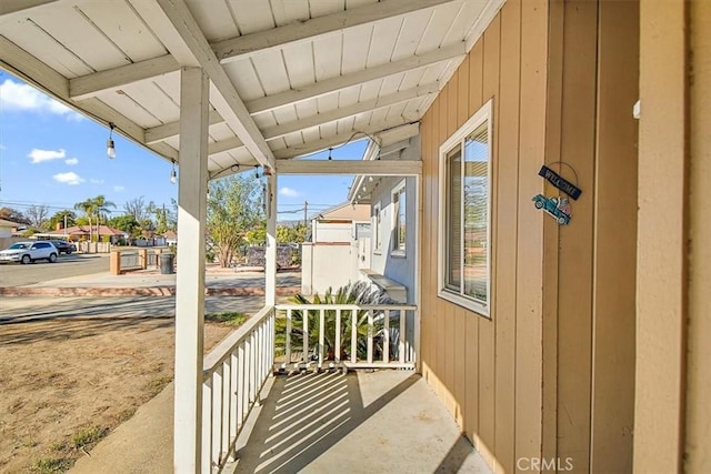 view of patio / terrace with covered porch