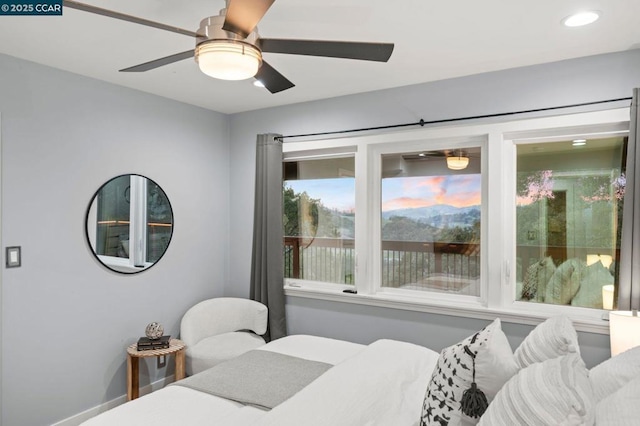 bedroom with ceiling fan