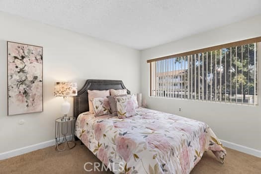 bedroom featuring carpet floors