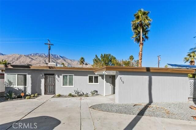 Listing photo 2 for 715 N Sunrise Way, Palm Springs CA 92262