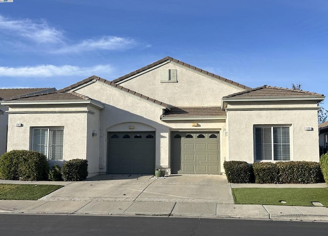 view of front facade featuring a garage