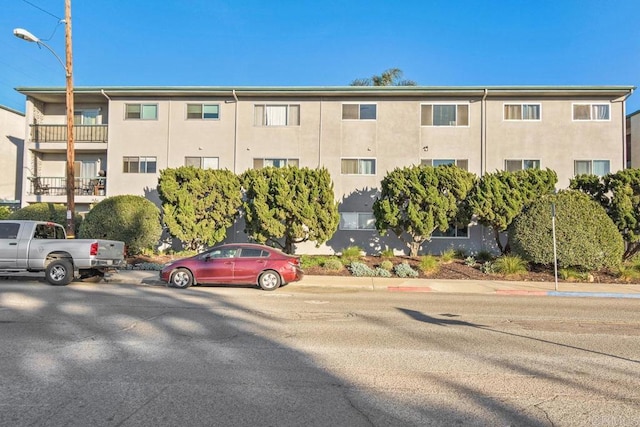 Listing photo 3 for 4875 Cole St Unit 42, San Diego CA 92117