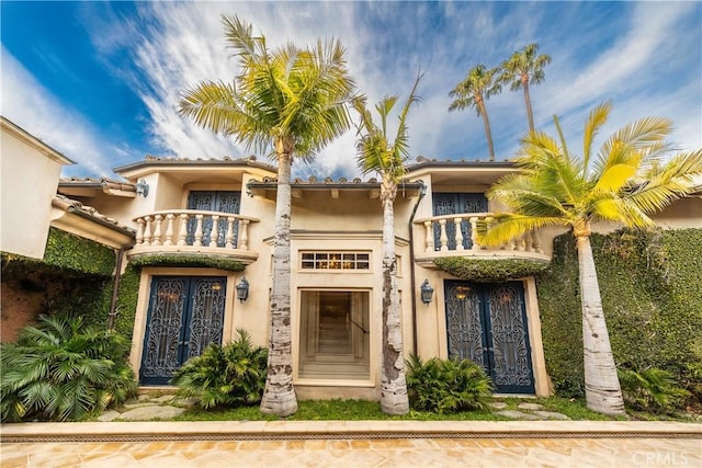 view of mediterranean / spanish-style house