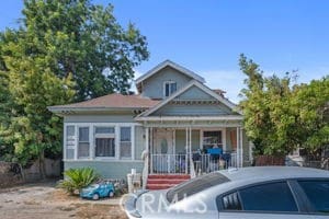 bungalow with a porch