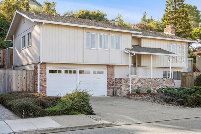 view of front facade featuring a garage