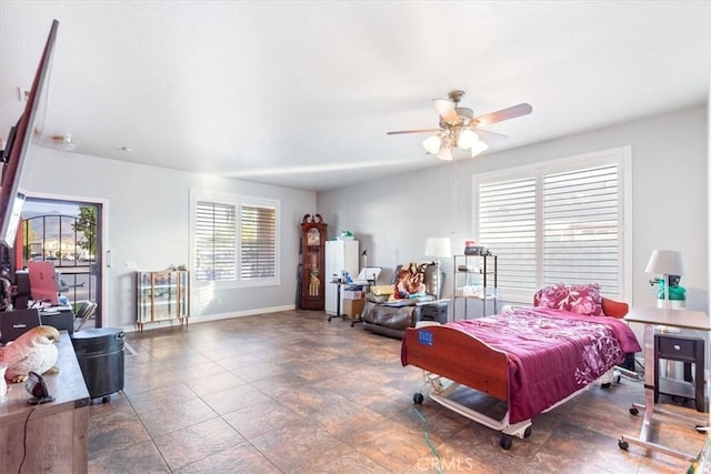 bedroom with ceiling fan