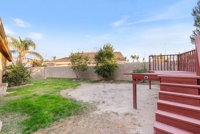 view of yard featuring a patio