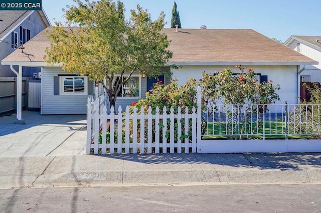 view of front of property