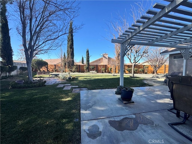 view of yard with a patio area and a pergola