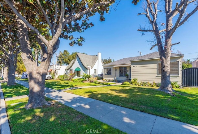 view of front of house featuring a front yard