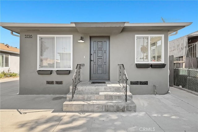5536 Linden Ave, Long Beach, CA 90805 - exterior space with stucco siding and fence