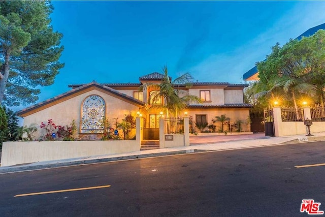 view of mediterranean / spanish-style house