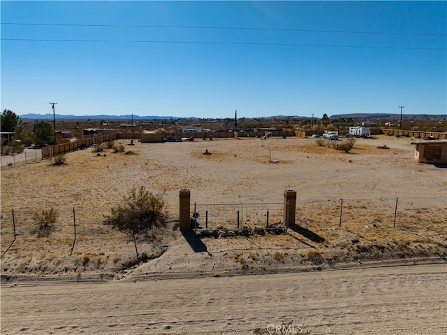 view of yard featuring a rural view