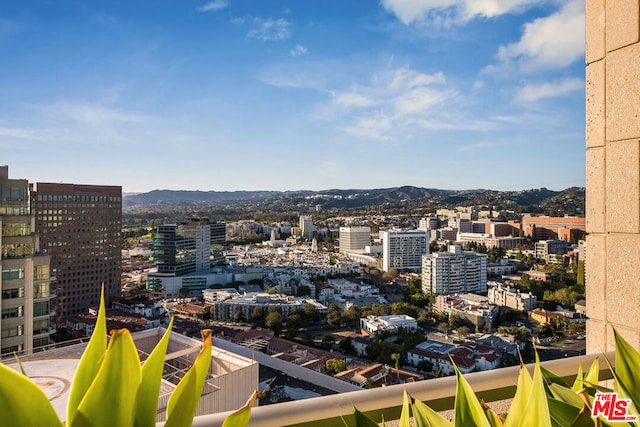 view of city featuring a mountain view