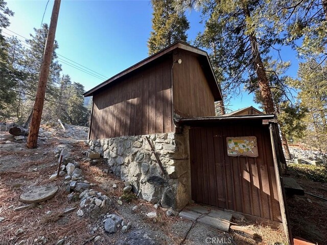 view of outbuilding