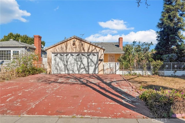 view of front facade featuring a garage