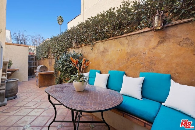 view of patio featuring outdoor lounge area