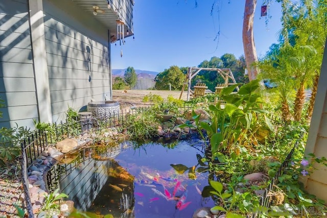 view of yard with a mountain view