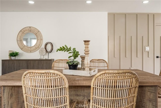 interior details with breakfast area and recessed lighting