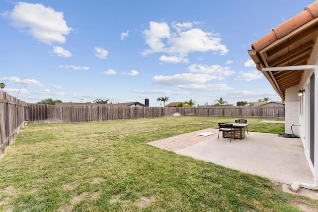 view of yard with a patio area