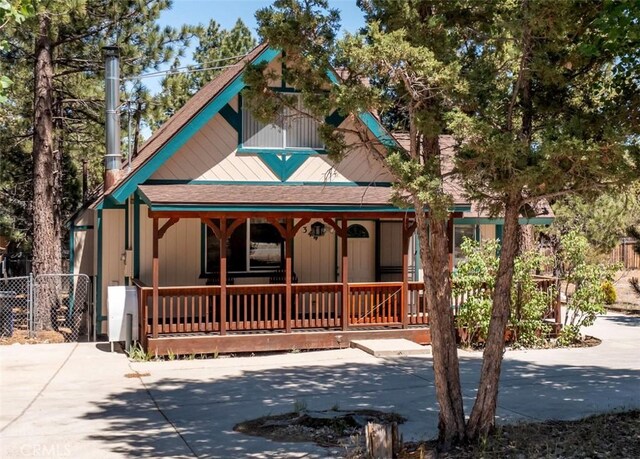 view of front of property with covered porch