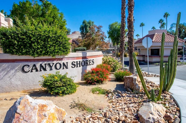 view of community / neighborhood sign