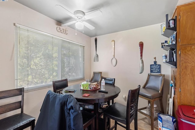 dining room with ceiling fan