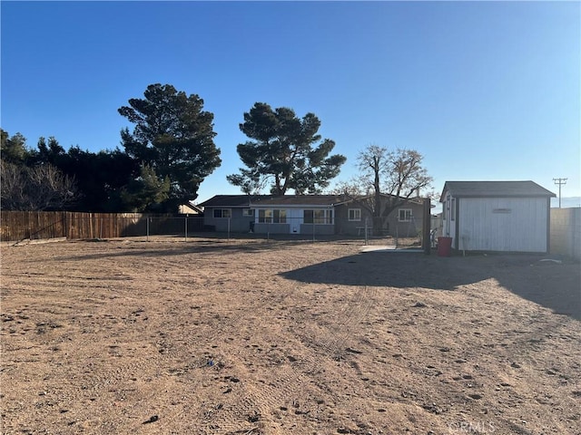 view of yard with a shed