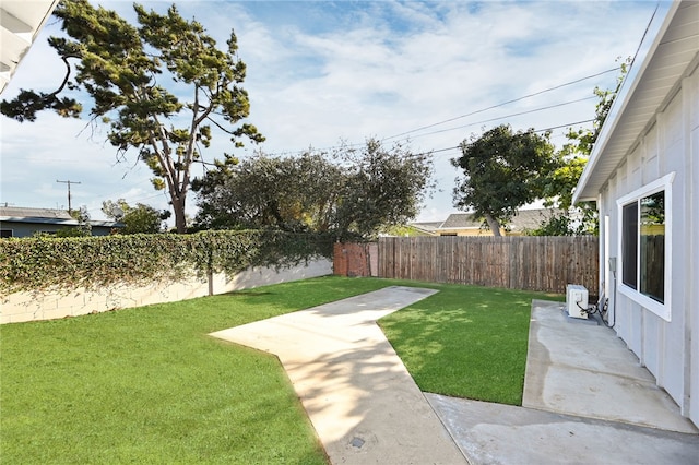 view of yard featuring a patio