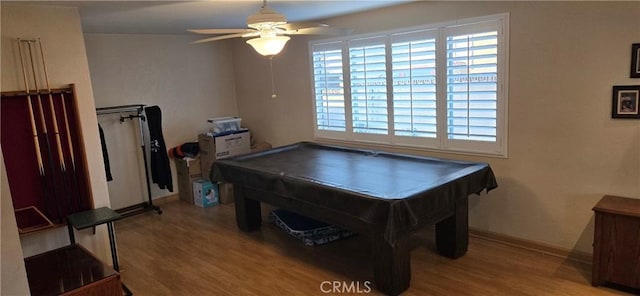 playroom featuring light wood-type flooring, ceiling fan, and billiards