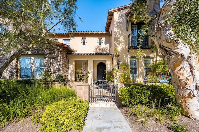 view of mediterranean / spanish-style home